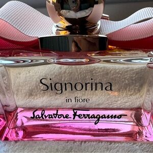 Salvatore ferregamo signorina in fiore.